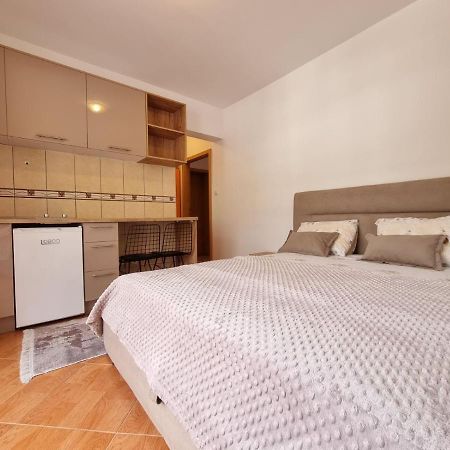 بودفا Dom Apartments المظهر الخارجي الصورة