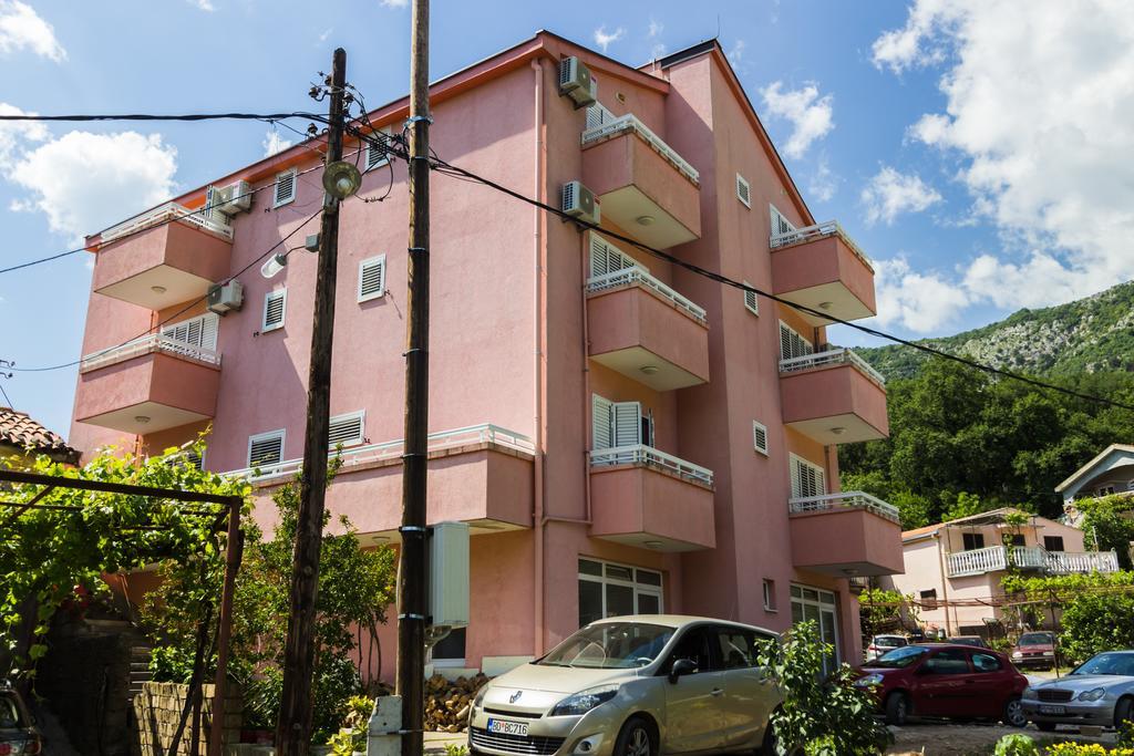 بودفا Dom Apartments المظهر الخارجي الصورة